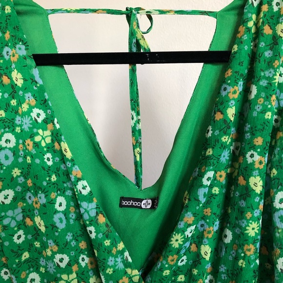 Boohoo plus dress size US14 - Picture 5 of 7